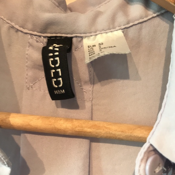 H&M blouse - Picture 2 of 5